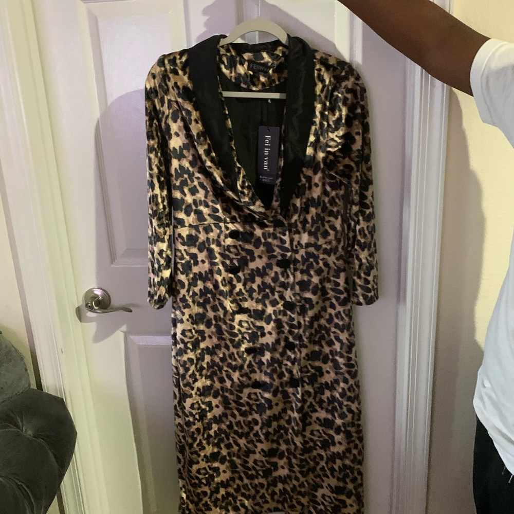 Dress - Picture 4 of 4